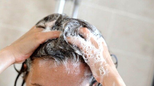 Необычное средство для мытья волос: что думает подруга и как оно работает