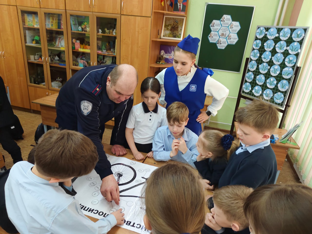 Знатоки дорожных правил: в Твери прошел интерактивный квест по ПДД Знатоки дорожных правил: в Твери прошел интерактивный квест по ПДД