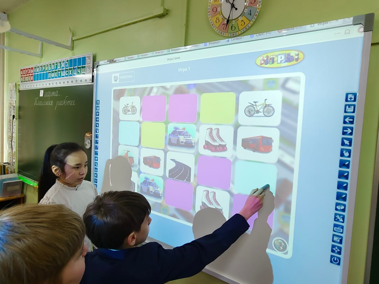 Знатоки дорожных правил: в Твери прошел интерактивный квест по ПДД Знатоки дорожных правил: в Твери прошел интерактивный квест по ПДД