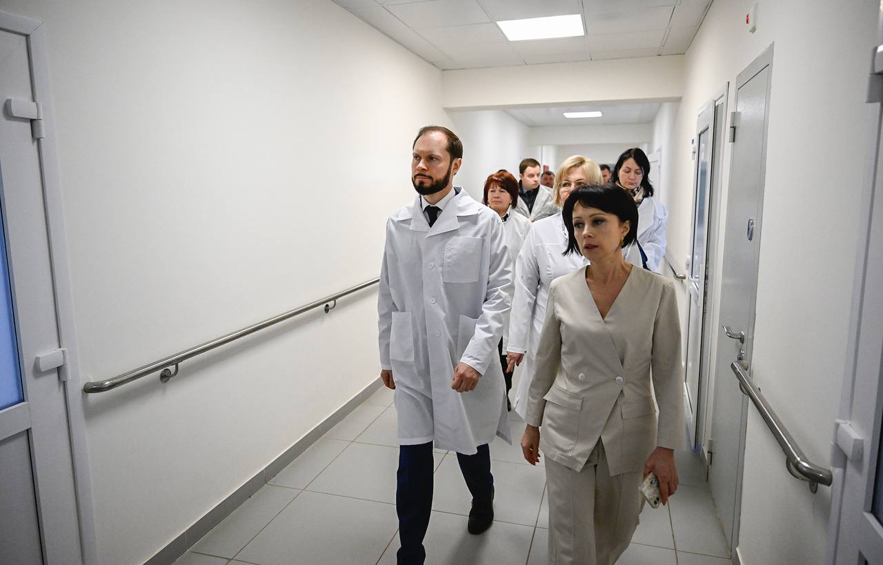 Глава региона Виталий Королев в ходе рабочей поездки в Вышневолоцкий округ посетил центральную районную больницу Глава региона Виталий Королев в ходе рабочей поездки в Вышневолоцкий округ посетил центральную районную больницу