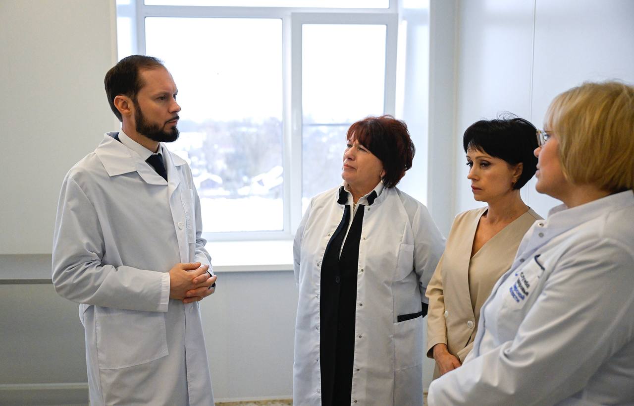 Глава региона Виталий Королев в ходе рабочей поездки в Вышневолоцкий округ посетил центральную районную больницу Глава региона Виталий Королев в ходе рабочей поездки в Вышневолоцкий округ посетил центральную районную больницу