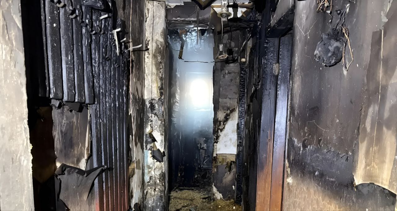 Следователь Следственного комитета устанавливает обстоятельства гибели мужчины в результате пожара