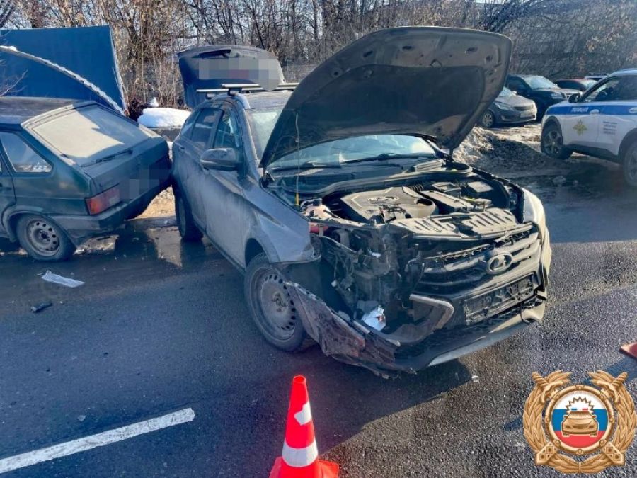 В Твери солнце ослепило автоледи, что спровоцировало ДТП