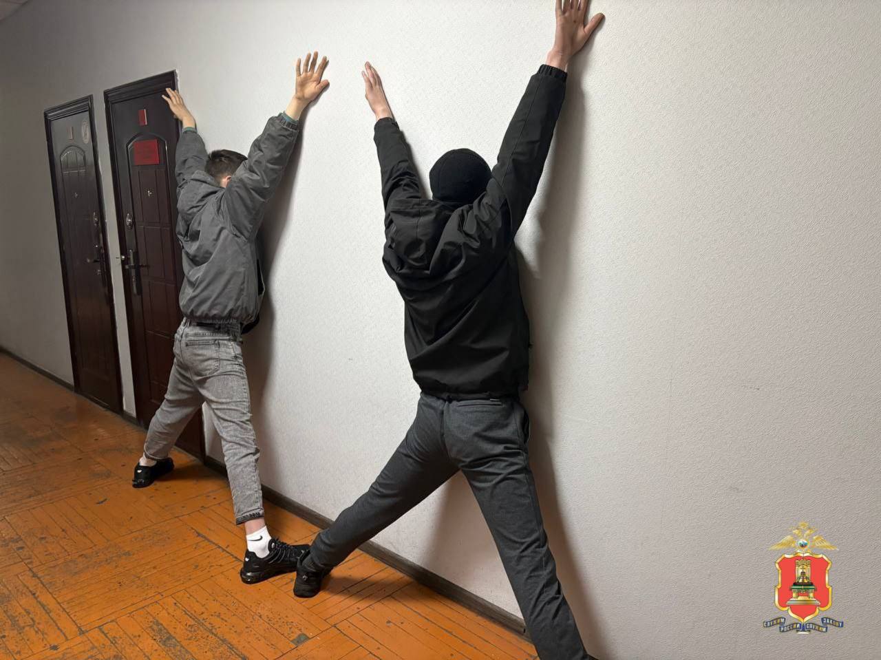 Полный комплект: тверские киберполицейские в Кемерове разыскали оставшихся участников организованной преступной группы Полный комплект: тверские киберполицейские в Кемерове разыскали оставшихся участников организованной преступной группы