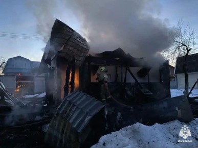 На пожаре в дачном кооперативе в Тверской области погиб мужчина