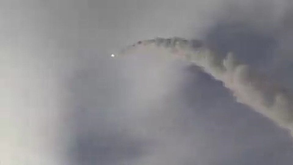 Иран резко расширил географию и плотность ударов по американским и израильским объектам, впервые применив сверхтяжёлые твердотопливные ракеты Sejjil и одновременно нанеся серию ударов по Кувейту, Ираку, Бахрейну и Израилю