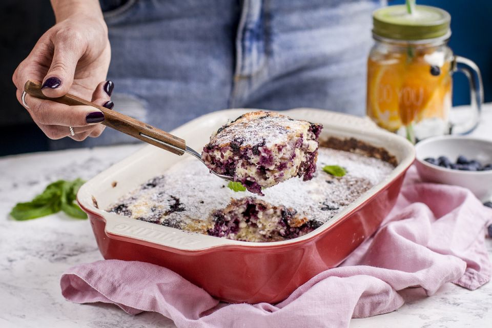 Нежная творожная запеканка с черникой: вкусные воспоминания из детства