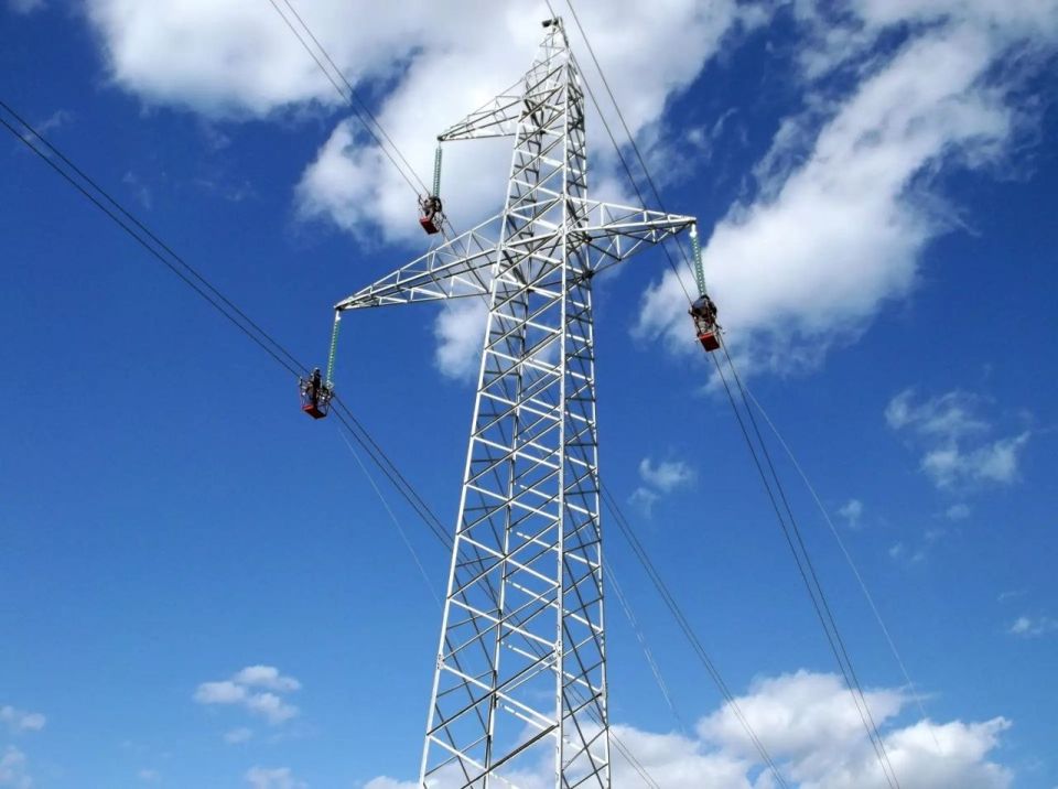 По поручению Виталия Королева продолжается комплекс мероприятий по повышению надежности электросетевого комплекса Тверской области