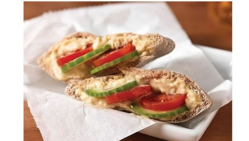 Пита с хумусом и овощами