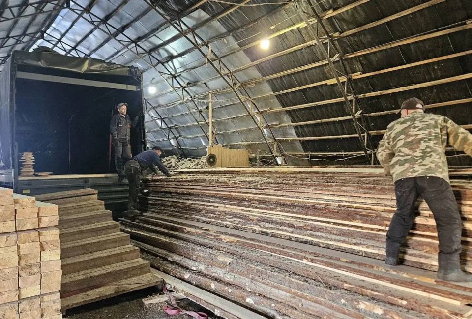 Муниципалитеты Тверской области передали в зону проведения СВО автомобиль, квадроцикл, генераторы и необходимые бойцам вещи