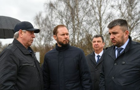 Виталий Королев поручил увеличить темпы реконструкции моста через реку Донховка в Конаковском округе