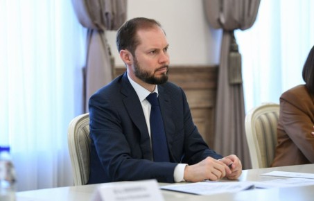 По решению Виталия Королева выделены дополнительные региональные средства на завершение ремонта гимназии №1 имени В.Я. Шишкова в Бежецке