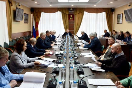 9 апреля председатель областного парламента Сергей Голубев провел заседание Совета Законодательного Собрания Тверской области