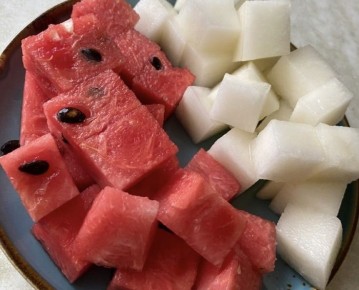 Как пережить летнюю жару: продукты, которые помогут