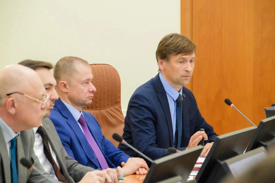 Глава Твери Алексей Огоньков обсудил с представителями общественности ход голосования по проекту «Формирование комфортной городской среды» Глава Твери Алексей Огоньков обсудил с представителями общественности ход голосования по проекту «Формирование комфортной городской среды»