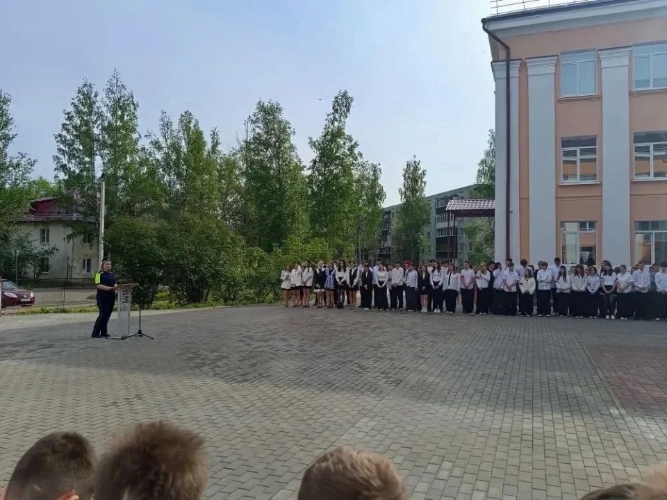 Нелидовская Госавтоинспекция провела ряд профилактических бесед по безопасности дорожного движения в сельских и городских школах Нелидовская Госавтоинспекция провела ряд профилактических бесед по безопасности дорожного движения в сельских и городских школах