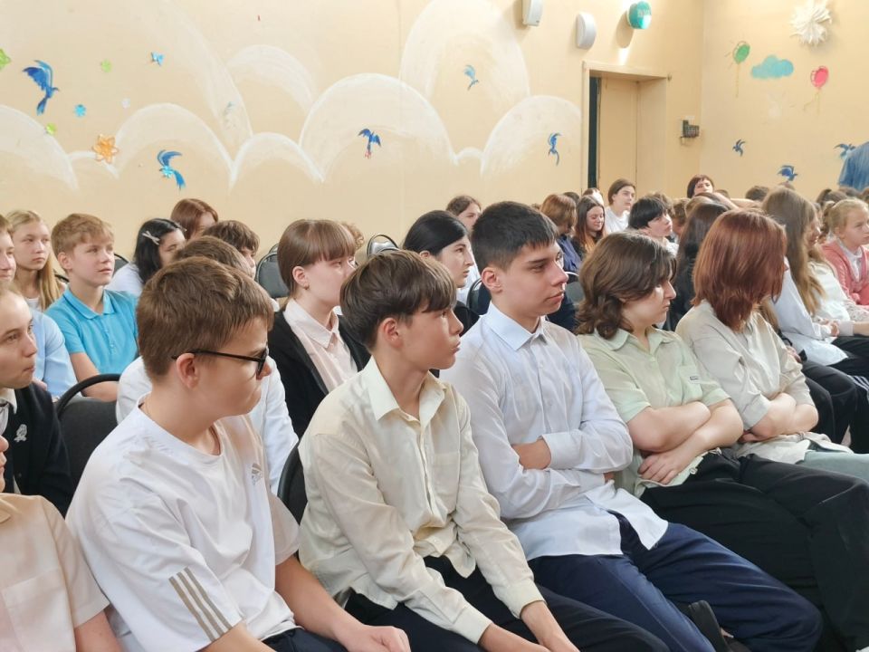 В преддверии летних школьных каникул сотрудники тверской Госавтоинспекции напомнили ученикам СОШ № 19 о правилах безопасности на дороге В преддверии летних школьных каникул сотрудники тверской Госавтоинспекции напомнили ученикам СОШ № 19 о правилах безопасности на дороге