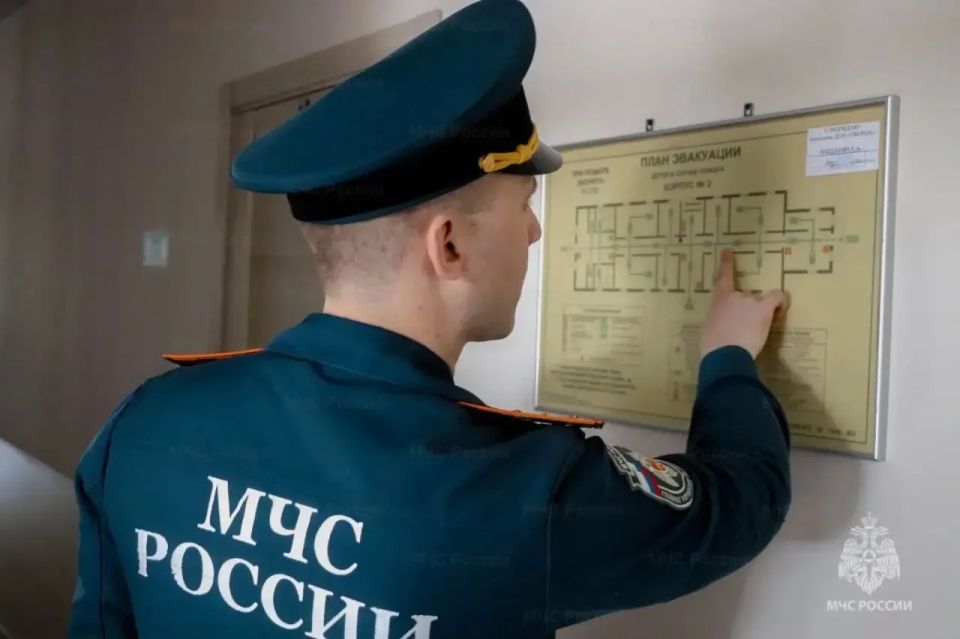 Инспекторы государственного пожарного надзора и специалисты ИПЛ проверяют детские лагеря Верхневолжья Инспекторы государственного пожарного надзора и специалисты ИПЛ проверяют детские лагеря Верхневолжья