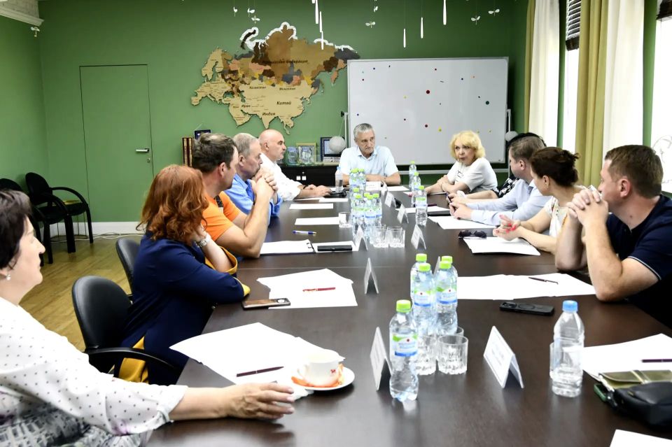 Комитет по аграрной политике и природопользованию под председательством Александра Кушнарева обсудил текущее состояние и будущее пушного звероводства в регионе Комитет по аграрной политике и природопользованию под председательством Александра Кушнарева обсудил текущее состояние и будущее пушного звероводства в регионе