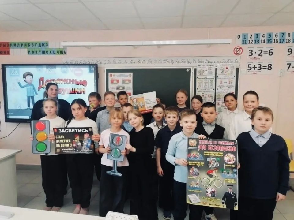 Лихославльские автоинспекторы провели уроки дорожной грамотности в МОУ «ЛСОШ №2»