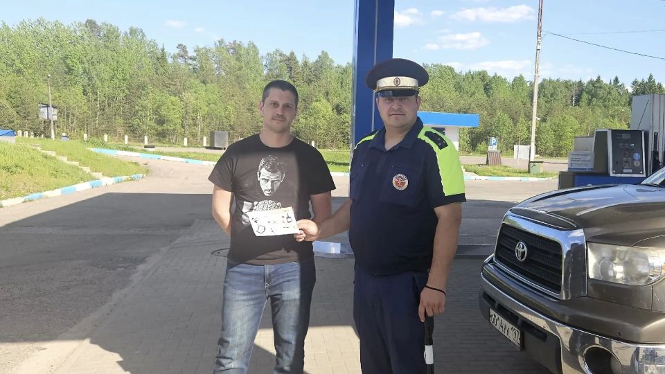 Западнодвинские автоинспекторы провели акцию «Безопасность на ФАД это – ответственность водителей» Западнодвинские автоинспекторы провели акцию «Безопасность на ФАД это – ответственность водителей»
