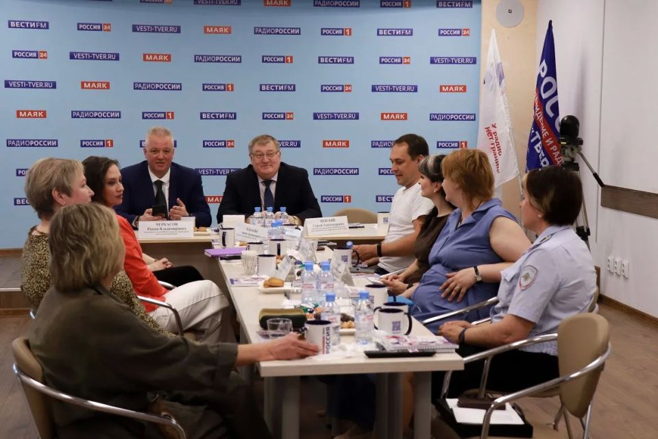 На площадке ГТРК «Тверь» проходит пресс-завтрак с представителями ВНИИ МВД России На площадке ГТРК «Тверь» проходит пресс-завтрак с представителями ВНИИ МВД России