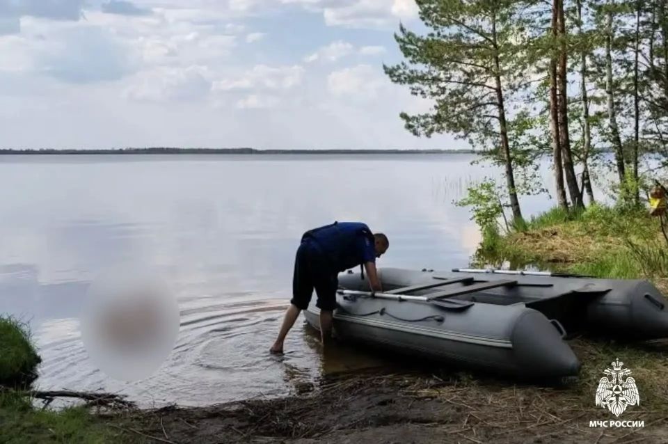 Гибель на воде. Вчера водолазами аварийно-спасательной службы региона из акватории озера Страдовня в районе населенного пункта Орша Калининского МО было извлечено тело мужчины и передано сотрудникам полиции