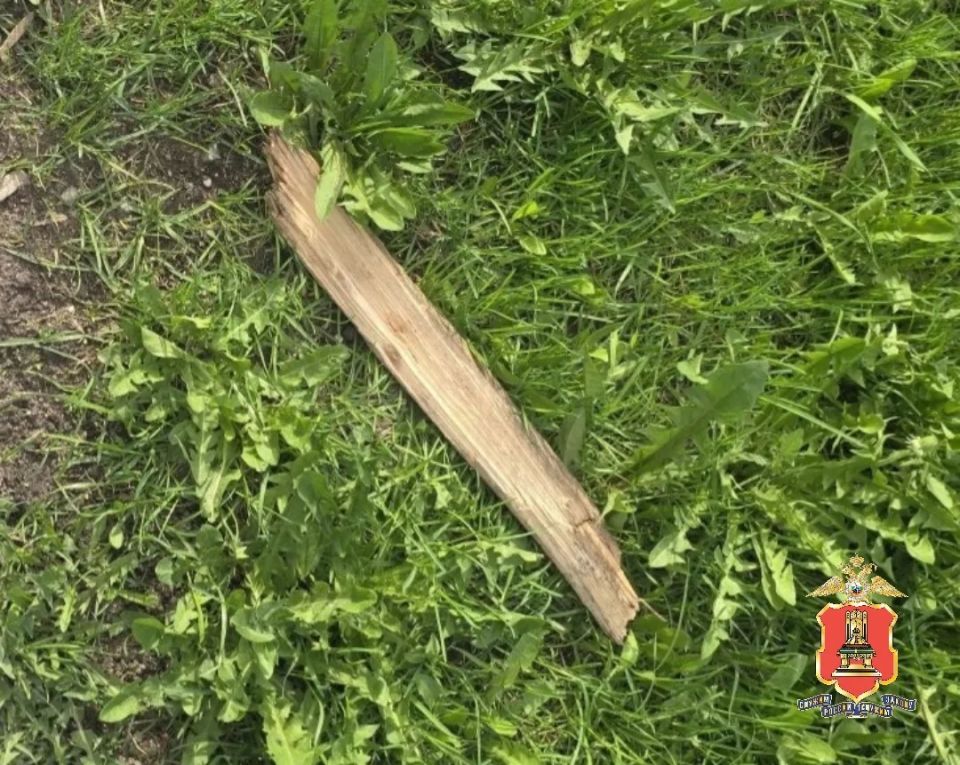 В Бежецке нетрезвый мужчина угодил в изолятор за то, что ударил палкой прохожих В Бежецке нетрезвый мужчина угодил в изолятор за то, что ударил палкой прохожих