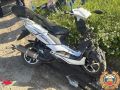Водителя скутера увезли на скорой с места аварии на шоссе в Твери