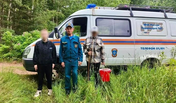 Спасатели в Торжке нашли заблудившихся в лесу людей