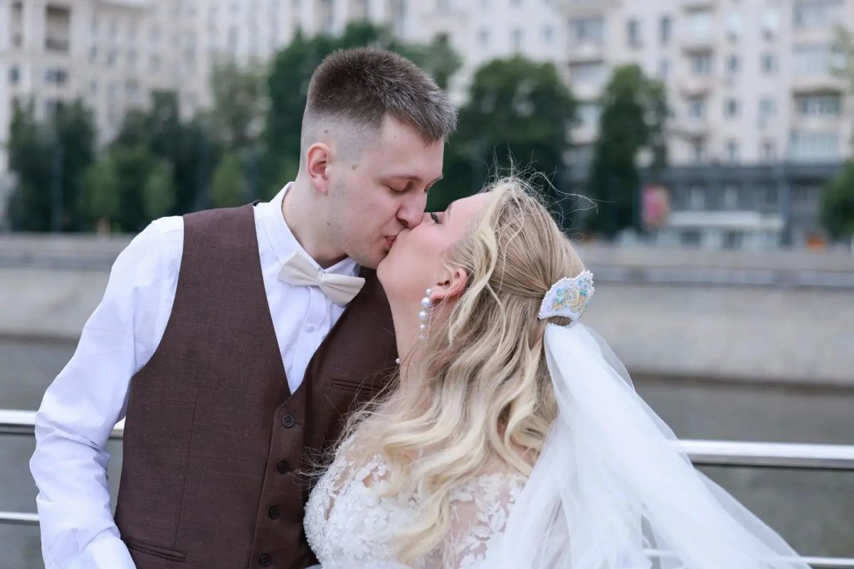 В День семьи, любви и верности в Национальном центре «Россия» стартовал III Всероссийский свадебный фестиваль, где в числе влюбленных пар со всей страны участвовали Элина Хору и Павел Грибкин, Диана Зиборова и Илья Колосов... В День семьи, любви и верности в Национальном центре «Россия» стартовал III Всероссийский свадебный фестиваль, где в числе влюбленных пар со всей страны участвовали Элина Хору и Павел Грибкин, Диана Зиборова и Илья Колосов...
