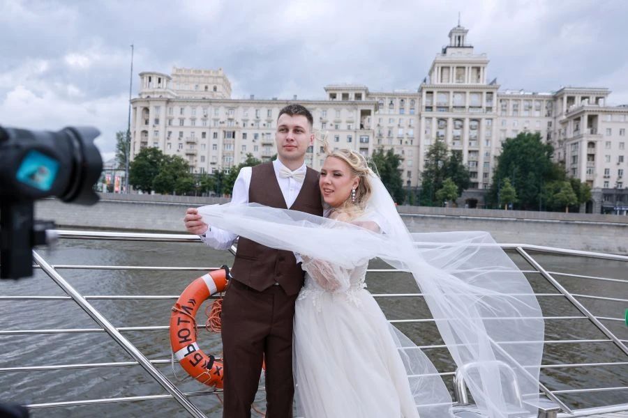 Две пары из Твери узаконили отношения на III Всероссийском свадебном фестивале Две пары из Твери узаконили отношения на III Всероссийском свадебном фестивале