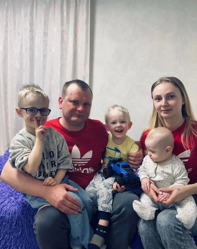 Ко Дню семьи, любви и верности в Верхневолжье определили победителей 7-го областного конкурса «Откровенно о семейном счастье» Ко Дню семьи, любви и верности в Верхневолжье определили победителей 7-го областного конкурса «Откровенно о семейном счастье»