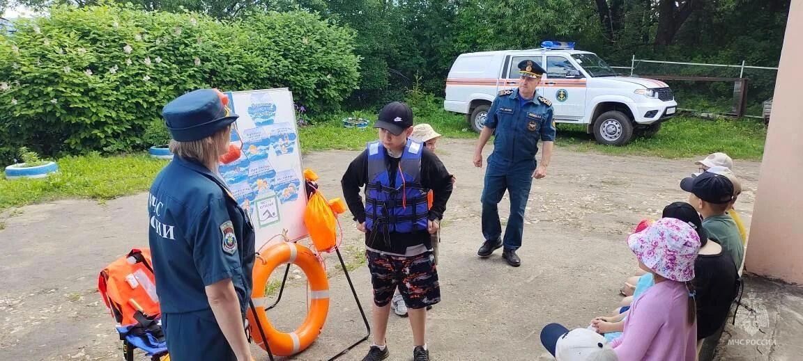 Сотрудники ГИМС проводят профилактическую работу в детских лагерях Верхневолжья Сотрудники ГИМС проводят профилактическую работу в детских лагерях Верхневолжья