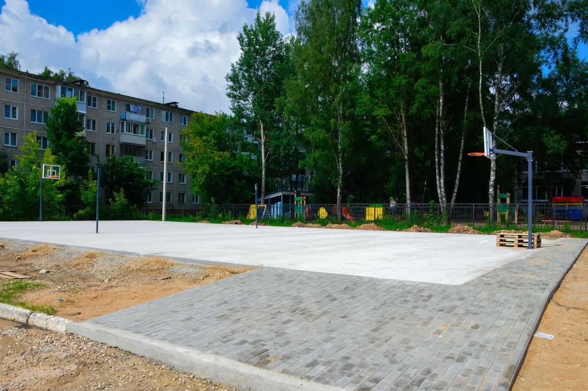 В тверской гимназии № 44 в рамках Программы поддержки местных инициатив ведутся работы по устройству многофункциональной спортивной площадки В тверской гимназии № 44 в рамках Программы поддержки местных инициатив ведутся работы по устройству многофункциональной спортивной площадки