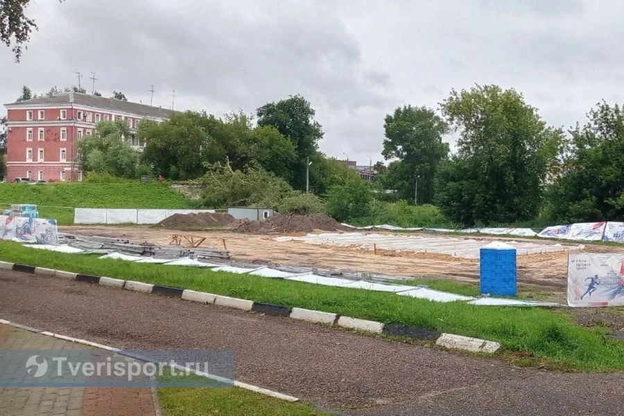 В Твери началось возведение бегового центра В Твери началось возведение бегового центра