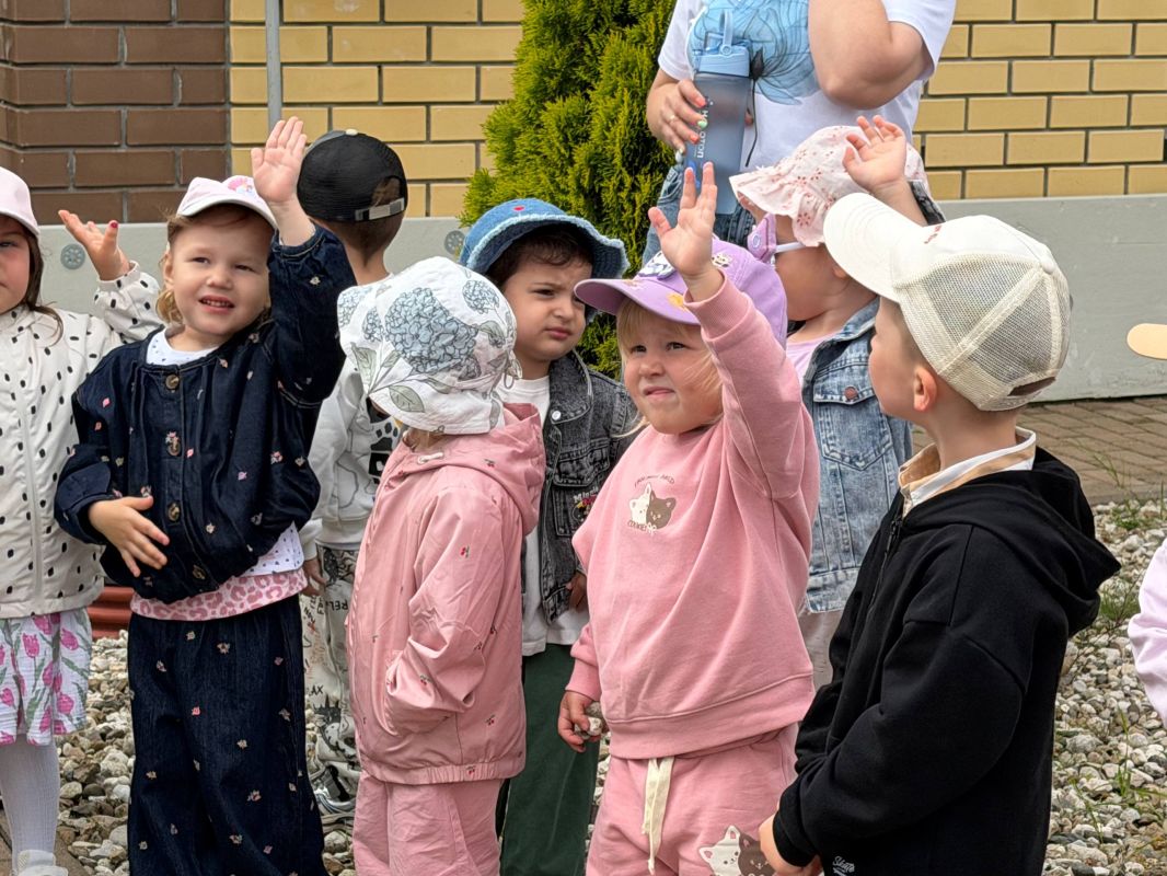 В детском саду «Bambini» города Твери прошло необычное занятие по Правилам дорожного движения В детском саду «Bambini» города Твери прошло необычное занятие по Правилам дорожного движения