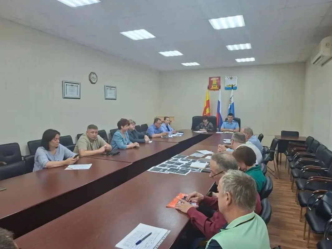Заместитель Вышневолоцкого межрайонного прокурора Антон Виноградов принял участие в заседании комиссии по контролю за ходом подготовки жилищно-коммунального комплекса Вышневолоцкого муниципального округа Тверской области к... Заместитель Вышневолоцкого межрайонного прокурора Антон Виноградов принял участие в заседании комиссии по контролю за ходом подготовки жилищно-коммунального комплекса Вышневолоцкого муниципального округа Тверской области к...