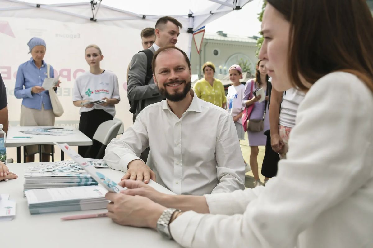 Виталий Королев: День города в Твери – и погода отличная! Праздник получается ярким, насыщенным, живым и по-настоящему семейным Виталий Королев: День города в Твери – и погода отличная! Праздник получается ярким, насыщенным, живым и по-настоящему семейным