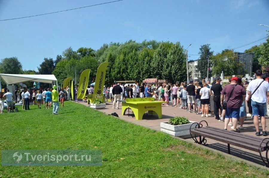 Илья Ковальчук подарил школьнику «плойку» и подписал 250 шайб Илья Ковальчук подарил школьнику «плойку» и подписал 250 шайб