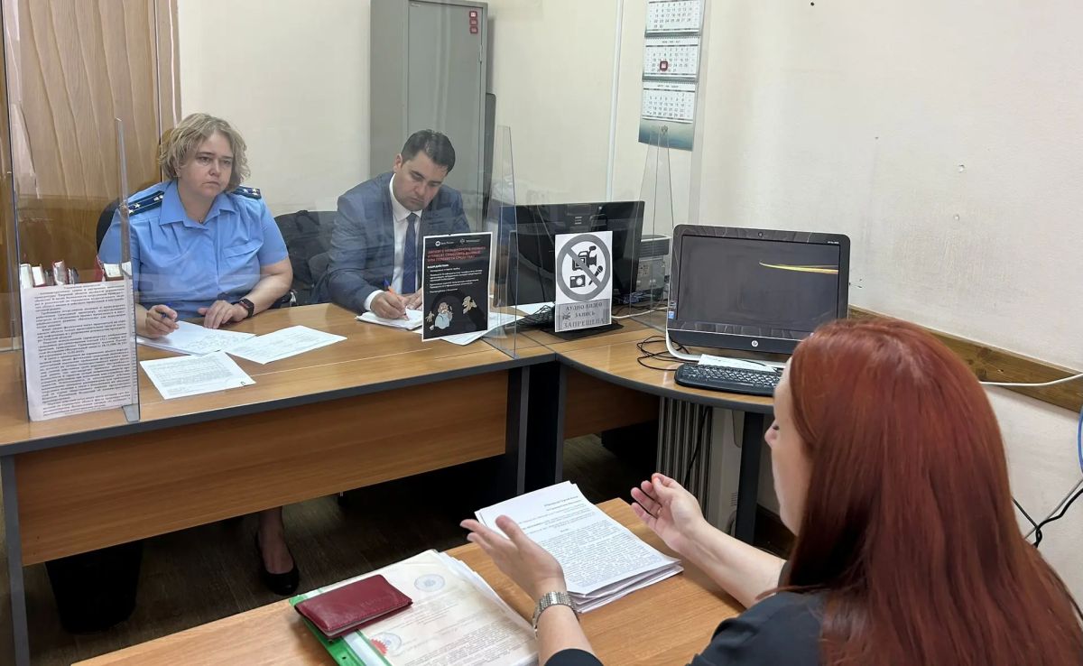Сегодня, 22 июля 2026 года, заместитель прокурора Тверской области Екатерина Сергеевна Костицына и Уполномоченный по защите прав предпринимателей в Тверской области Антон Владимирович Стамплевский провели совместный прием... Сегодня, 22 июля 2026 года, заместитель прокурора Тверской области Екатерина Сергеевна Костицына и Уполномоченный по защите прав предпринимателей в Тверской области Антон Владимирович Стамплевский провели совместный прием...