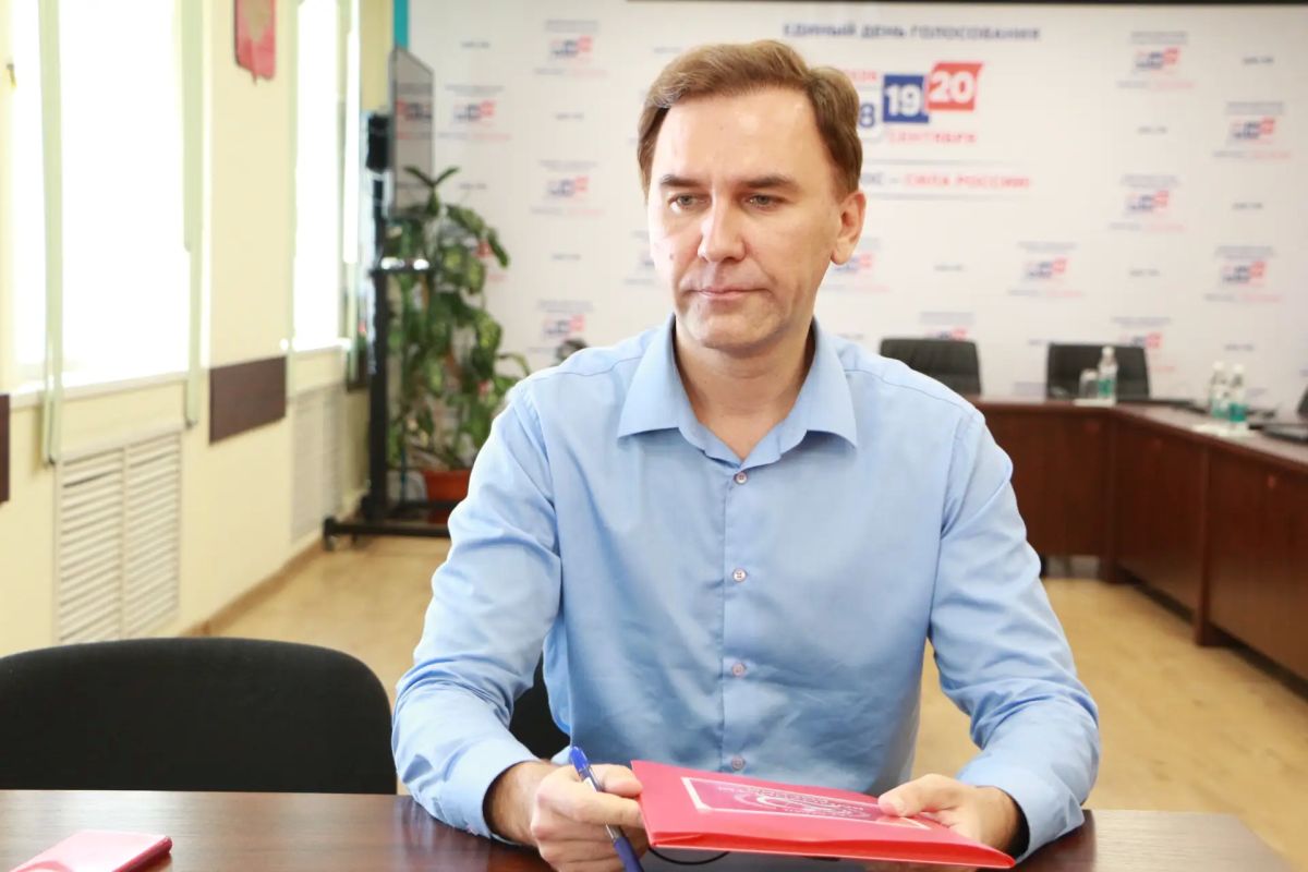 Илья Клейменов представил в избирательную комиссию Тверской области документы о выдвижении кандидатом в депутаты Государственной Думы России