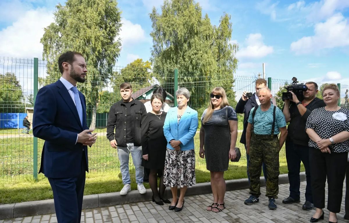 Глава Тверской области Виталий Королев открыл новое здание Калязинского детского дома Глава Тверской области Виталий Королев открыл новое здание Калязинского детского дома