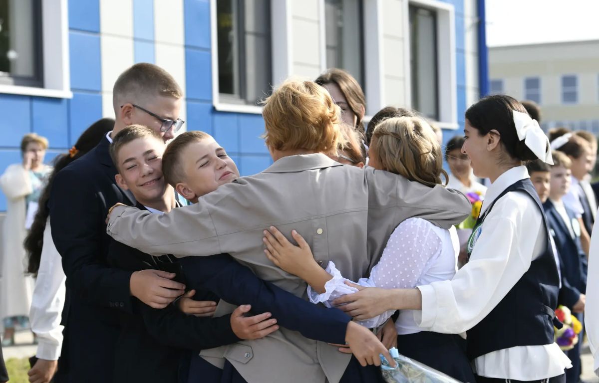 1 сентября в селе Дмитрова Гора Конаковского округа 231 ученика встретила новая средняя общеобразовательная школа – первая в регионе агрошкола, ориентированная на подготовку с самого раннего возраста будущих специалистов для... 1 сентября в селе Дмитрова Гора Конаковского округа 231 ученика встретила новая средняя общеобразовательная школа – первая в регионе агрошкола, ориентированная на подготовку с самого раннего возраста будущих специалистов для...