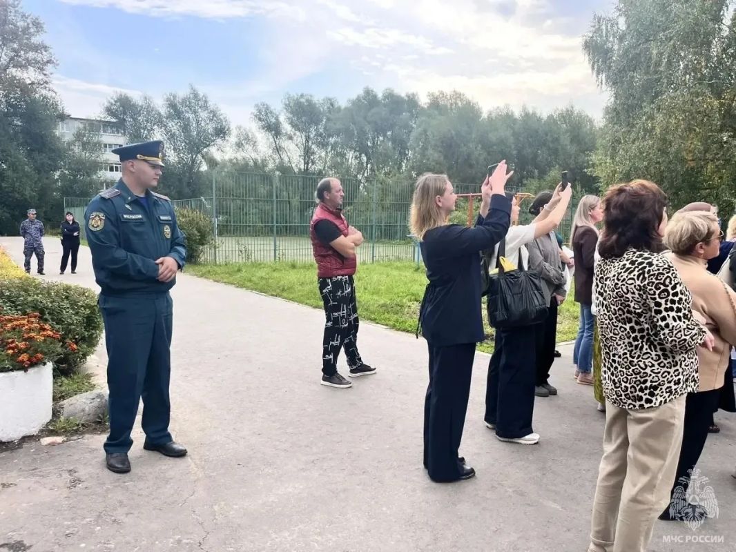 Обеспечение безопасность на Дне знаний Обеспечение безопасность на Дне знаний