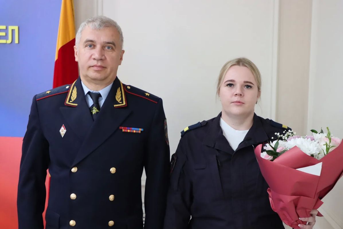 Начальник УМВД России по Тверской области поздравил сотрудников патрульно-постовой службы с профессиональным праздником Начальник УМВД России по Тверской области поздравил сотрудников патрульно-постовой службы с профессиональным праздником