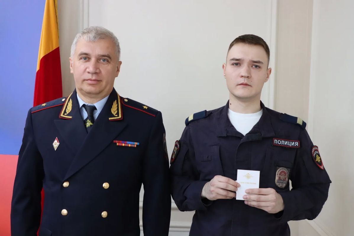 Начальник УМВД России по Тверской области поздравил сотрудников патрульно-постовой службы с профессиональным праздником Начальник УМВД России по Тверской области поздравил сотрудников патрульно-постовой службы с профессиональным праздником