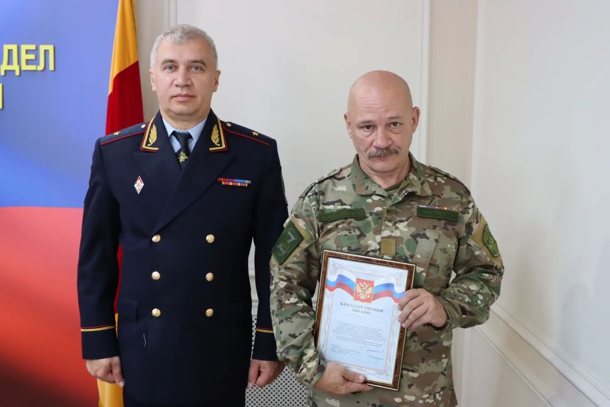 Начальник УМВД России по Тверской области поздравил сотрудников патрульно-постовой службы с профессиональным праздником Начальник УМВД России по Тверской области поздравил сотрудников патрульно-постовой службы с профессиональным праздником