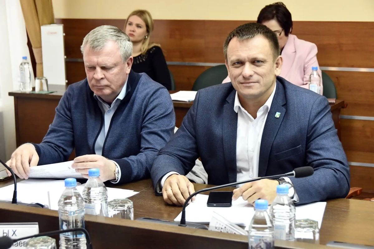 На заседании комитета по государственному устройству и местному самоуправлению, которое состоялось 7 сентября под председательством Александра Клиновского, было рассмотрено три вопроса На заседании комитета по государственному устройству и местному самоуправлению, которое состоялось 7 сентября под председательством Александра Клиновского, было рассмотрено три вопроса