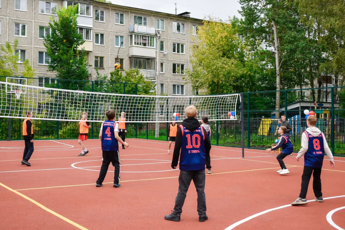 В рамках Программы поддержки местных инициатив в Твери благоустраивают школьные территории В рамках Программы поддержки местных инициатив в Твери благоустраивают школьные территории